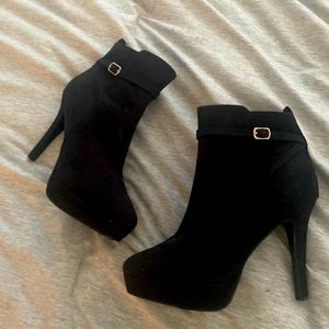 Womens Booties Size 8.5 Brand New